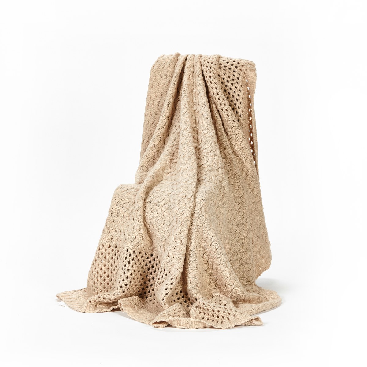 Oatmeal pom-pom throw