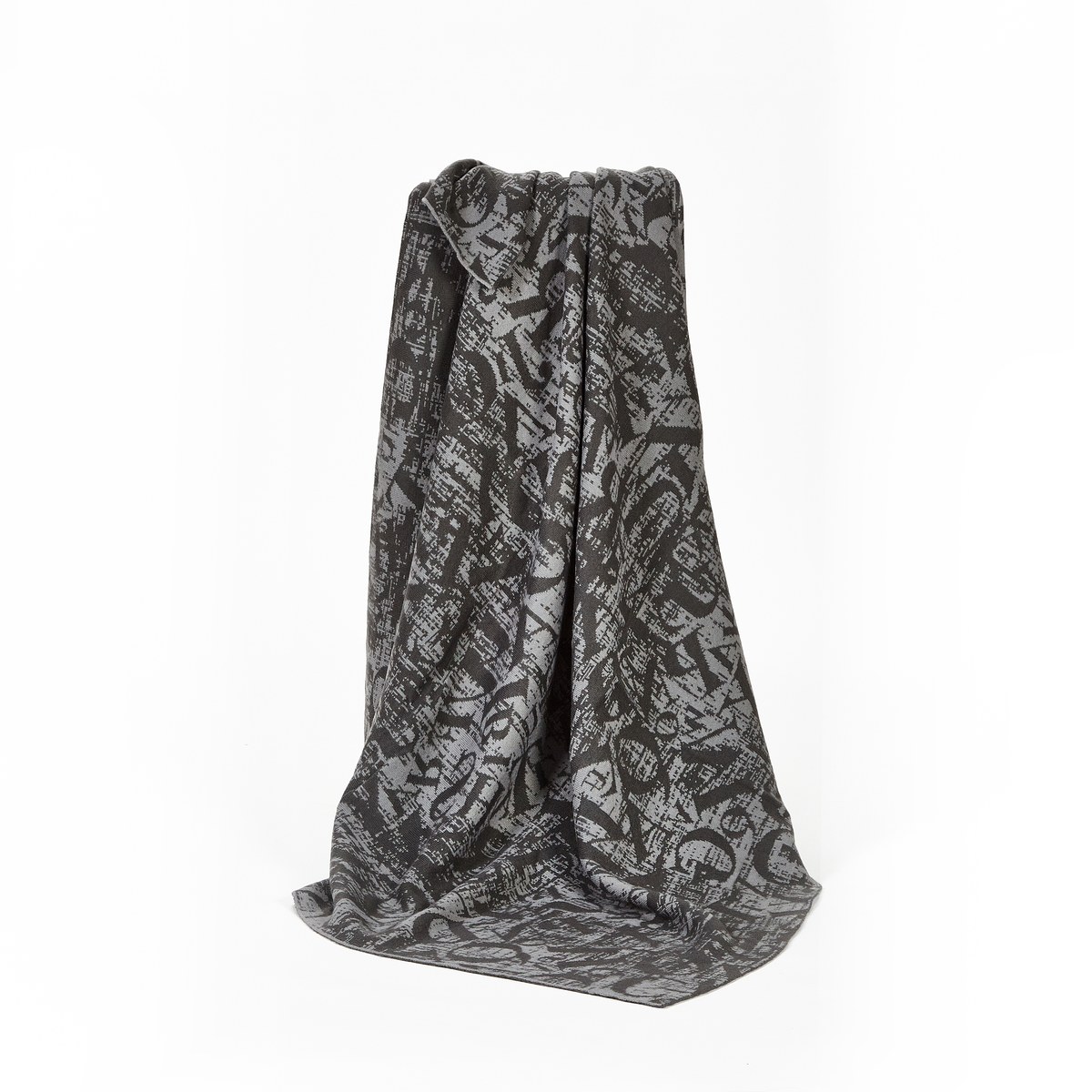 Black and white paisley throw